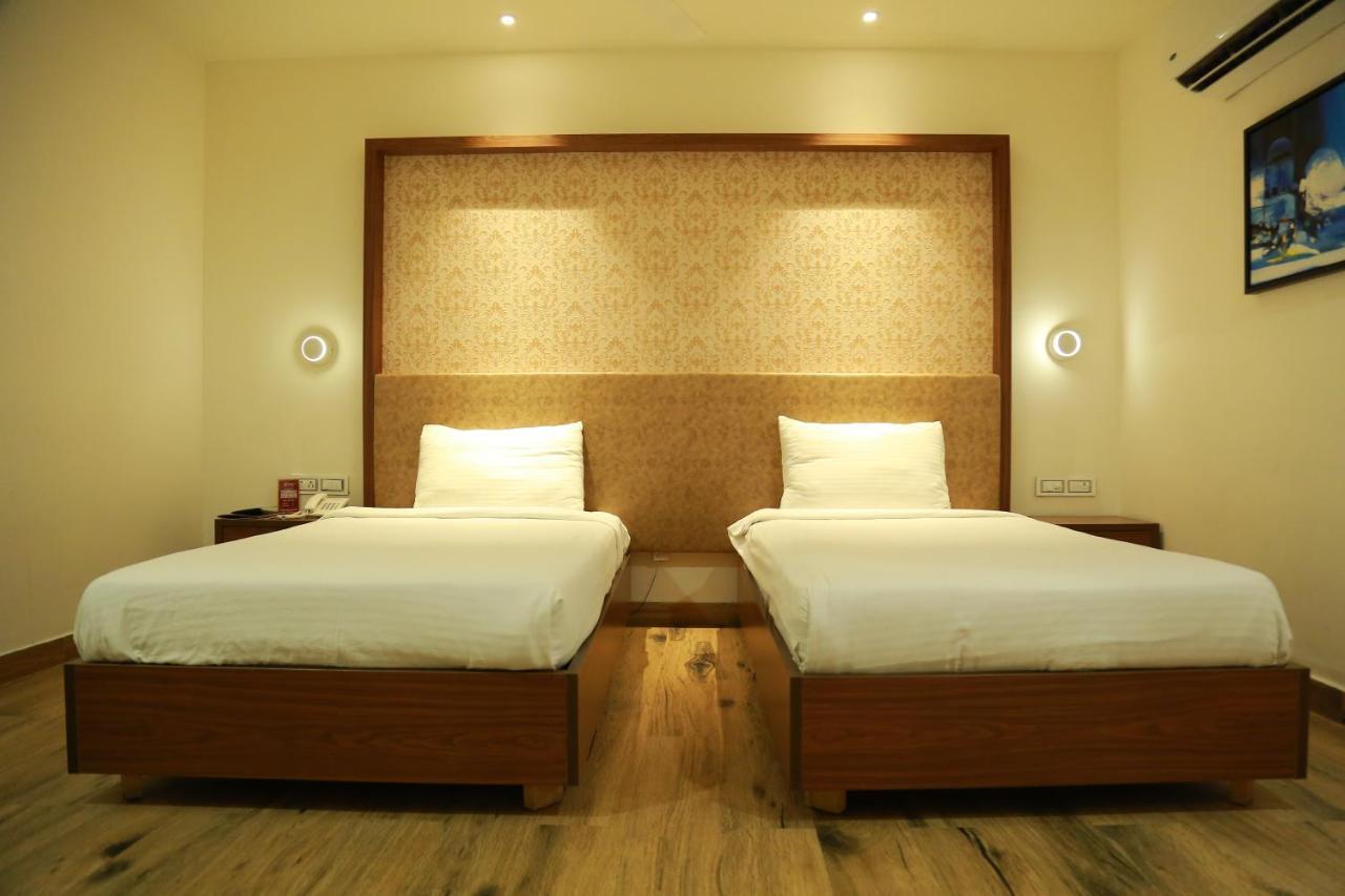 Hotel Shubham Palace ハイデラバード エクステリア 写真